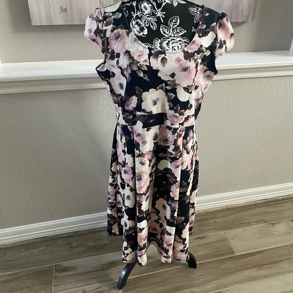 Lovely summer dress, very soft stretch fabric